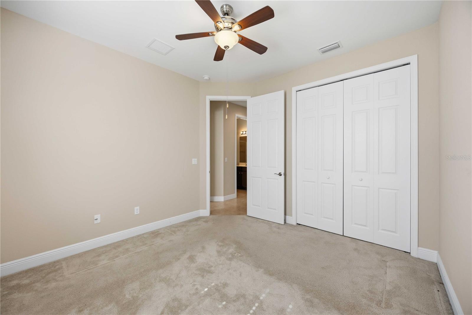 WILLOW CHASE - Residential