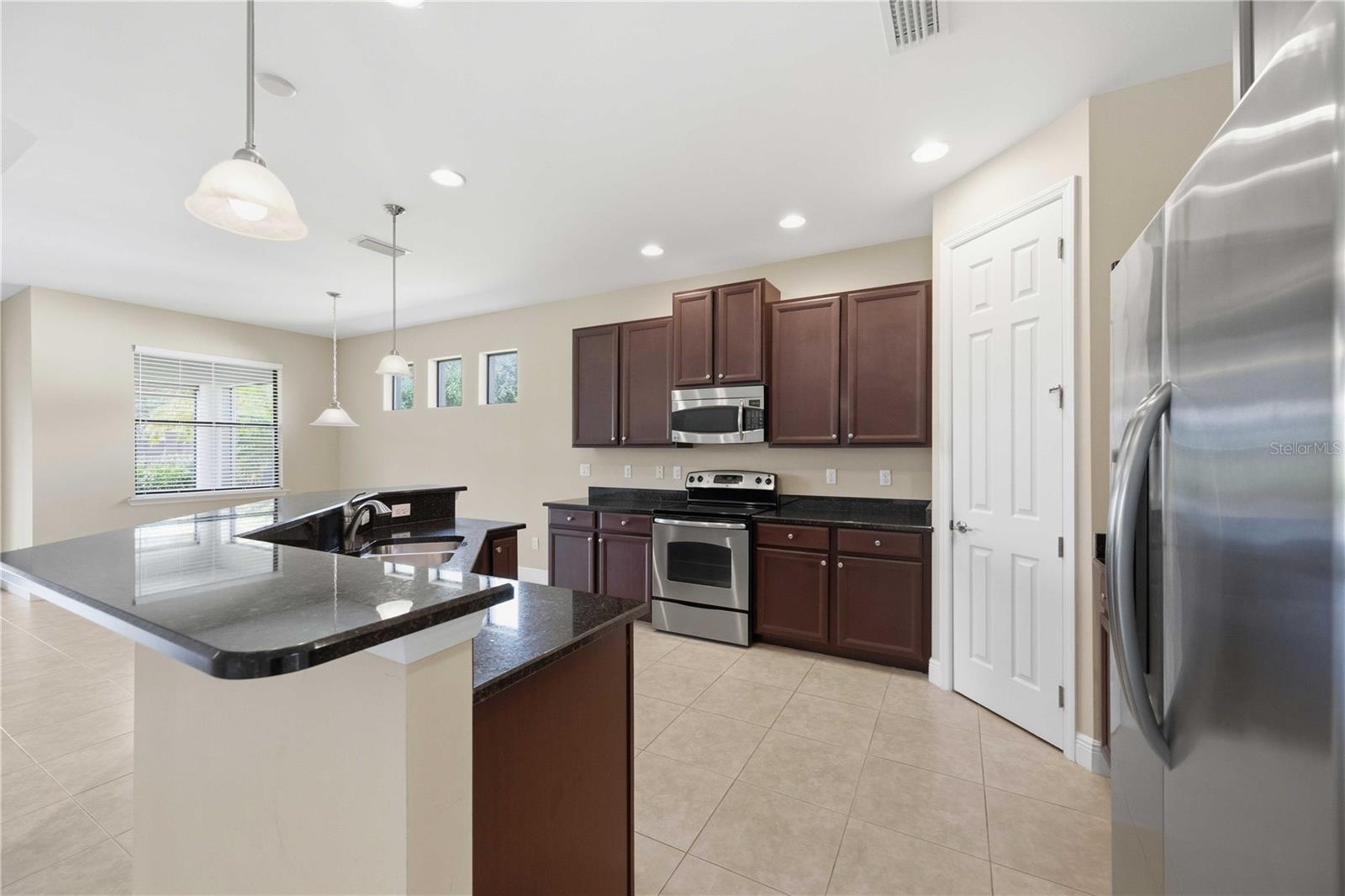 WILLOW CHASE - Residential