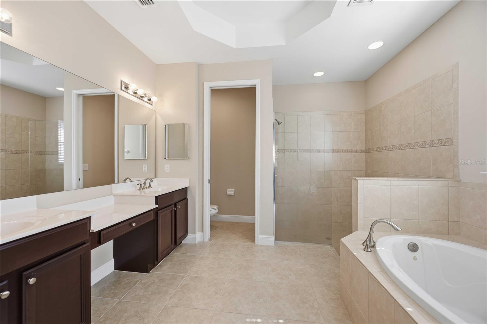 WILLOW CHASE - Residential