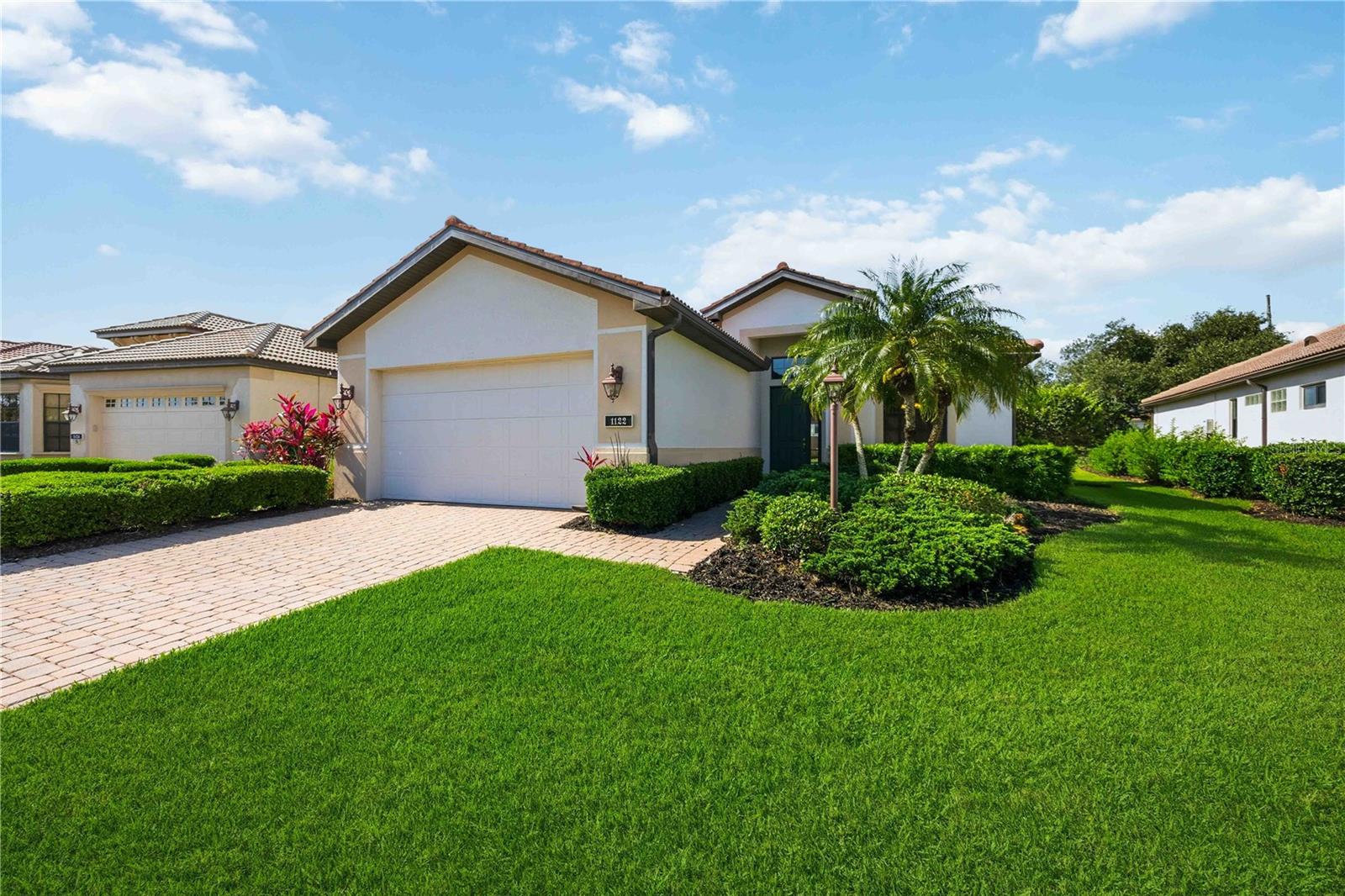 WILLOW CHASE - Residential