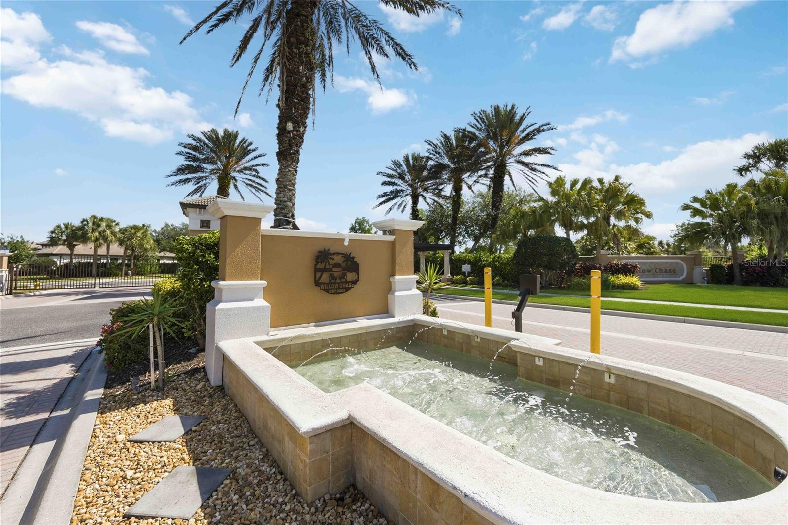 WILLOW CHASE - Residential