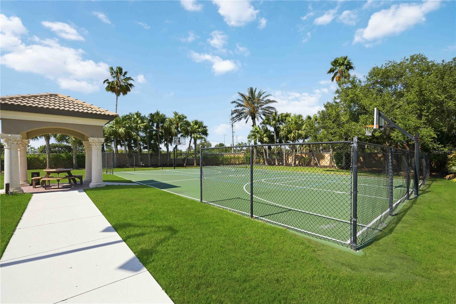 WILLOW CHASE - Residential