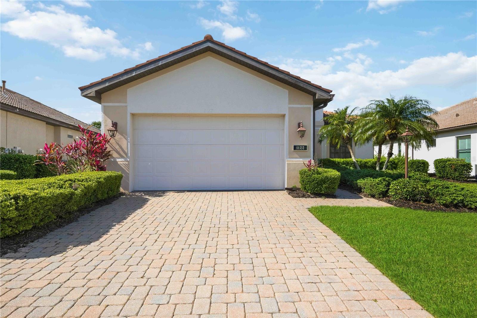 WILLOW CHASE - Residential