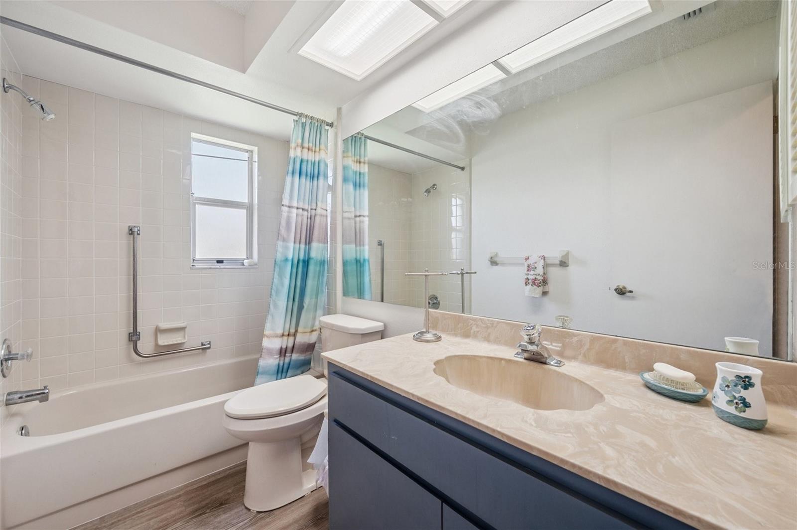 HERITAGE LAKE - Residential