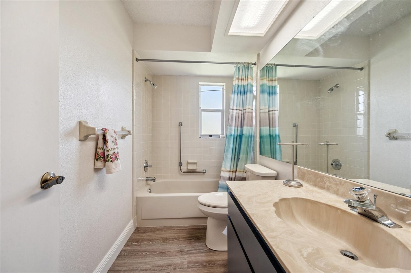 HERITAGE LAKE - Residential