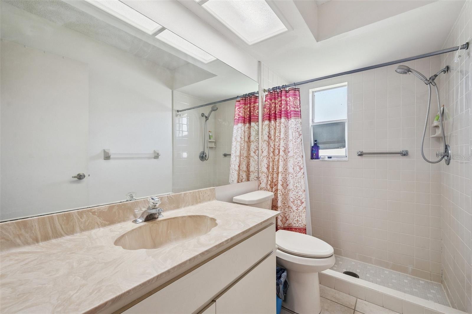 HERITAGE LAKE - Residential