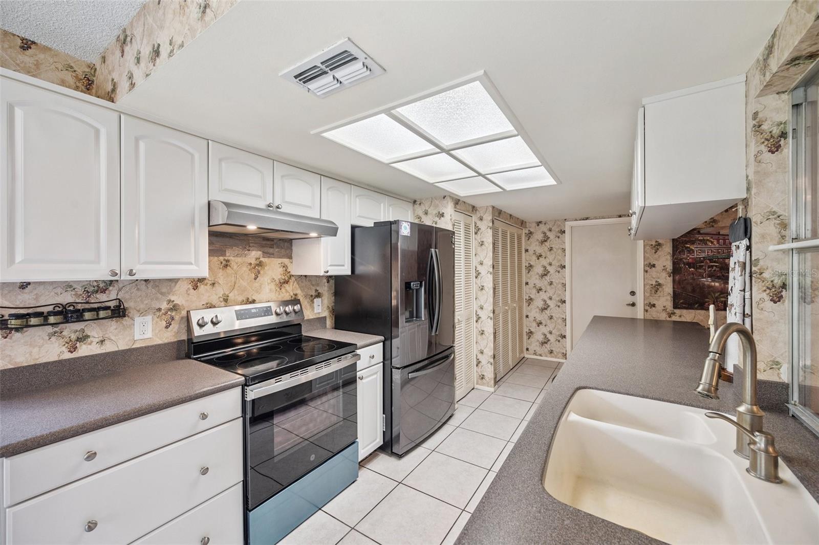 HERITAGE LAKE - Residential