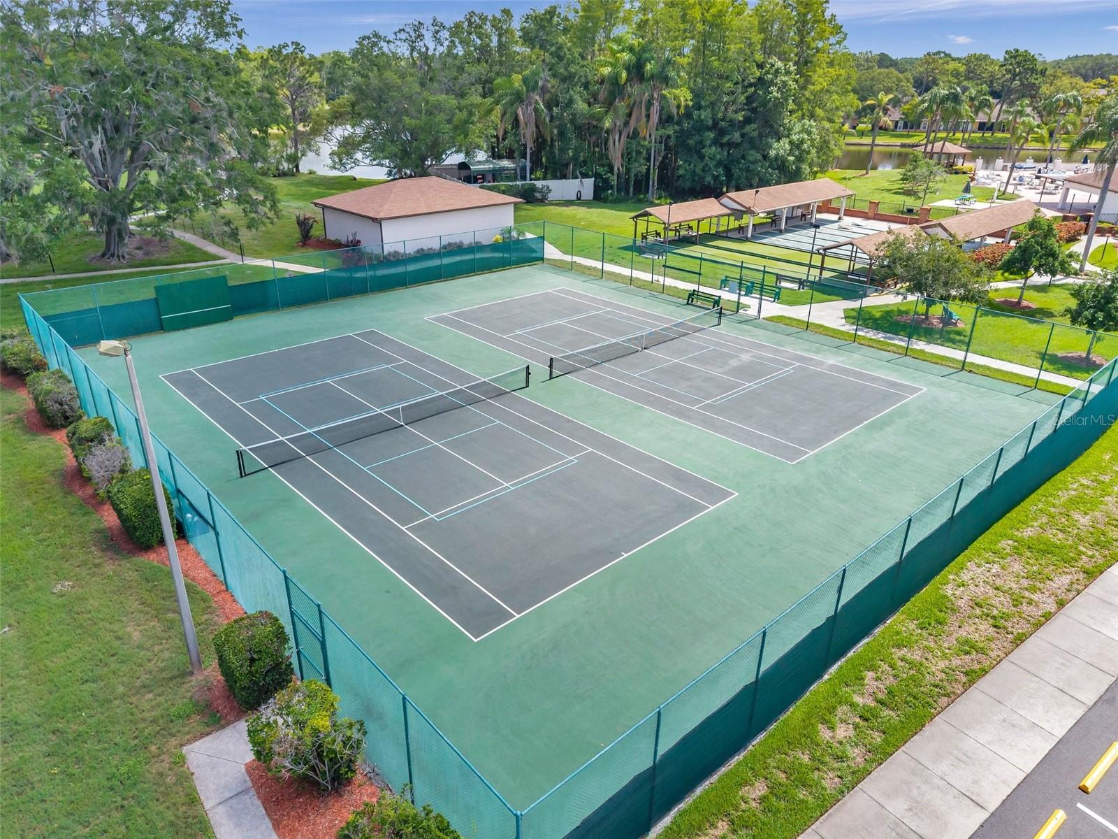 HERITAGE LAKE - Residential