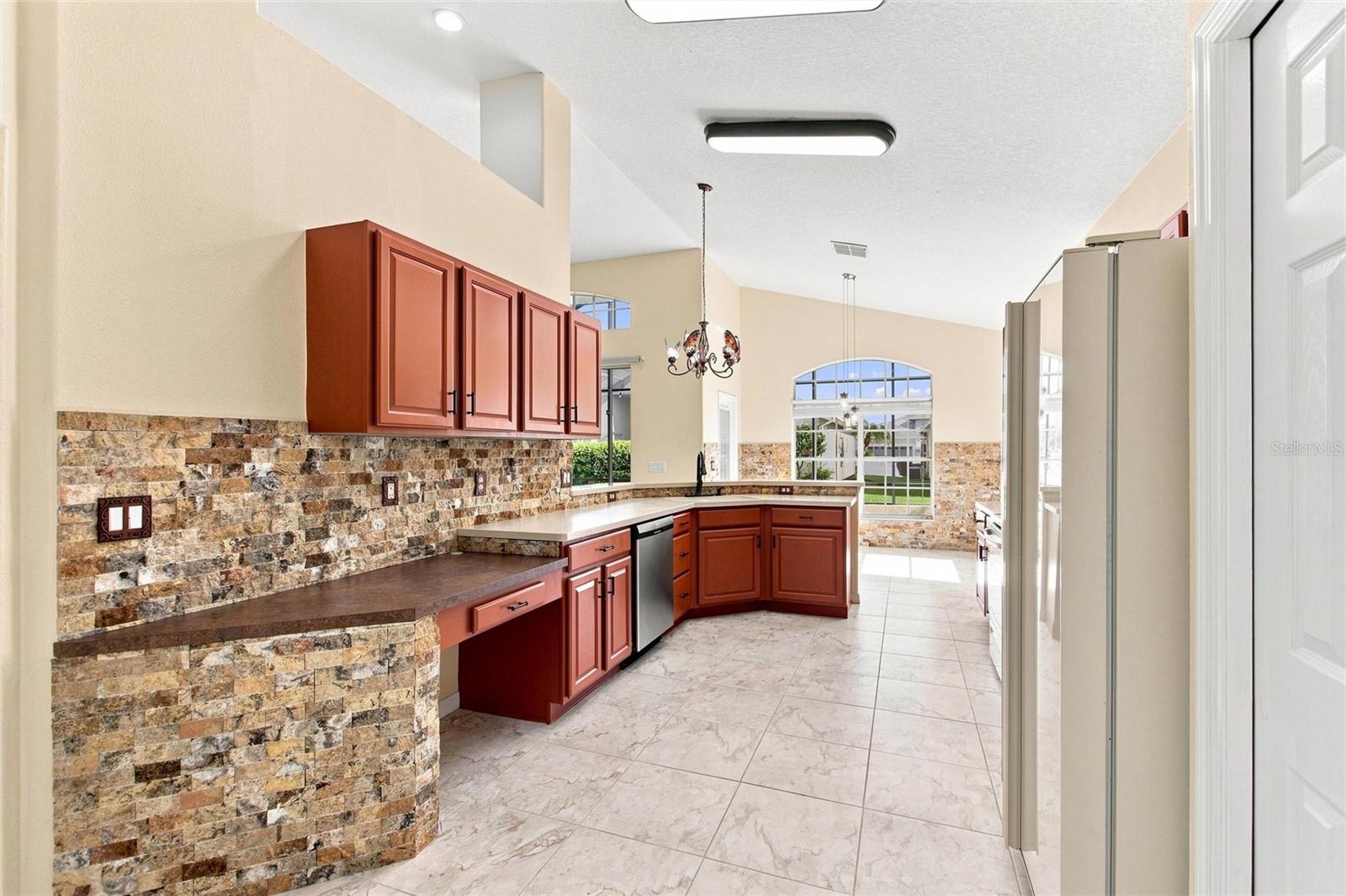 140 MOSS LN