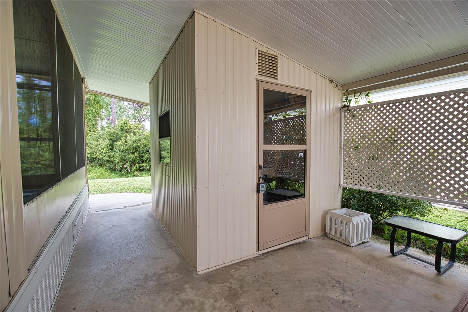 POLYNESIAN VILLAGE - Residential