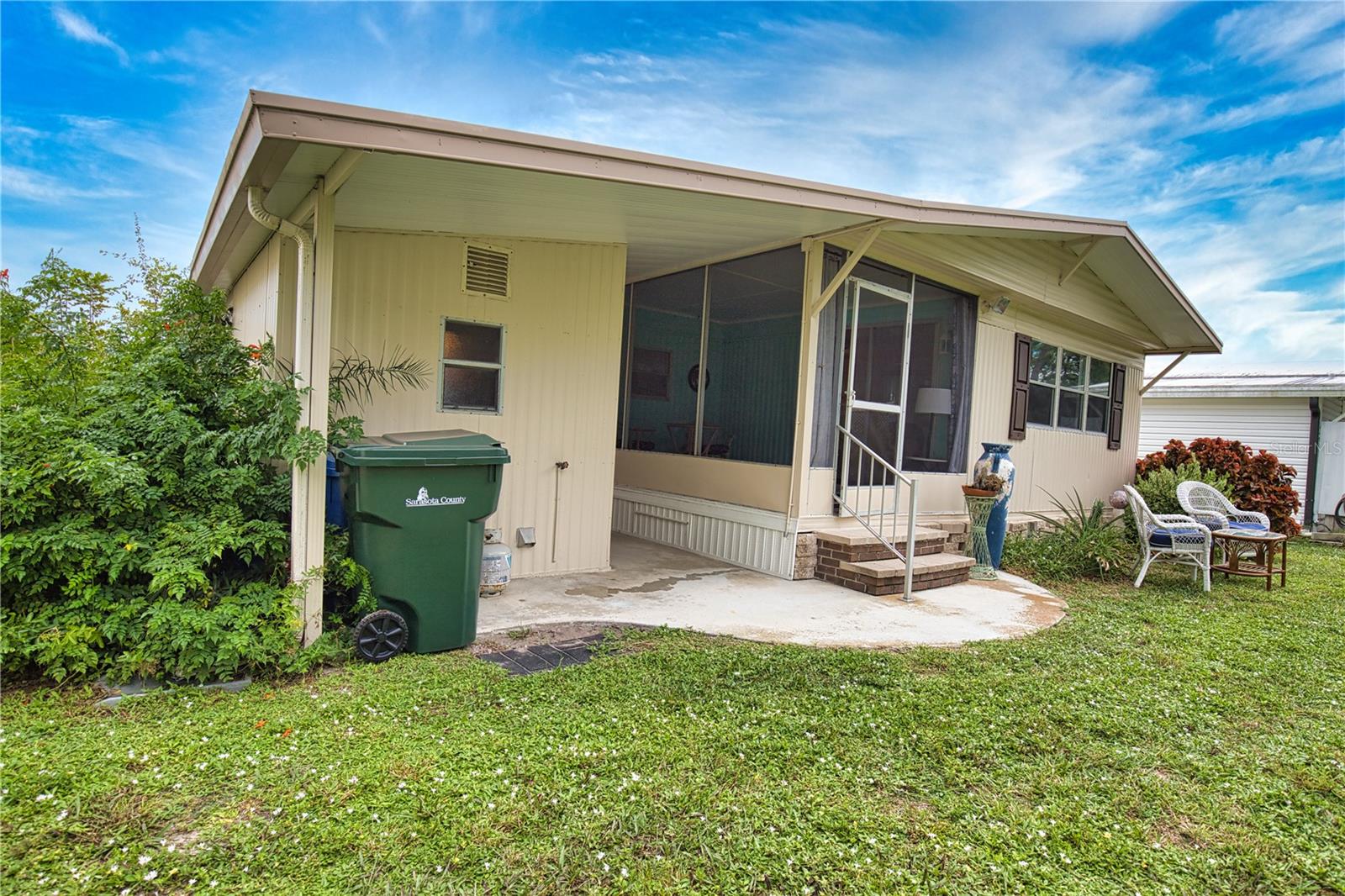 POLYNESIAN VILLAGE - Residential