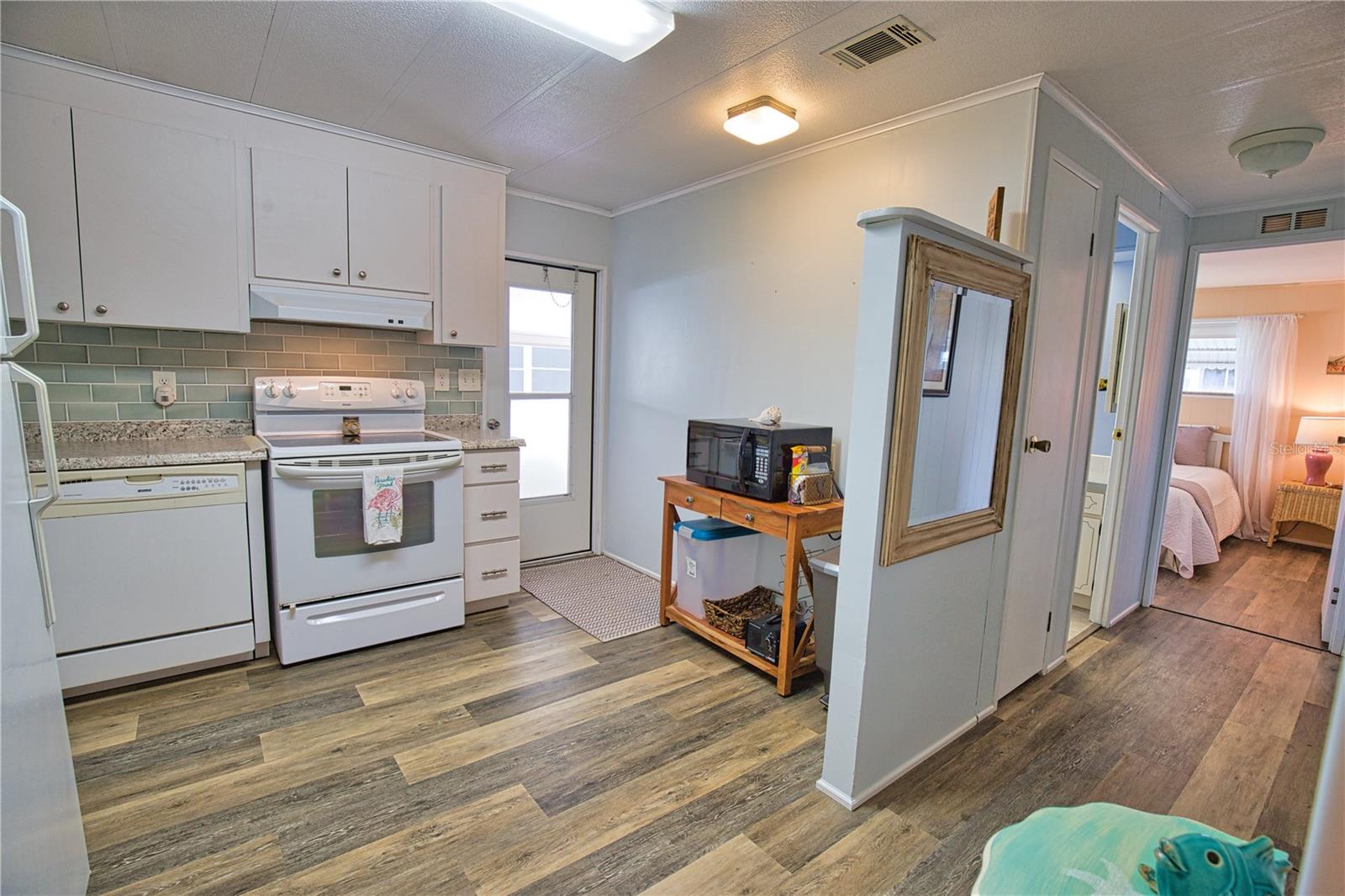 POLYNESIAN VILLAGE - Residential