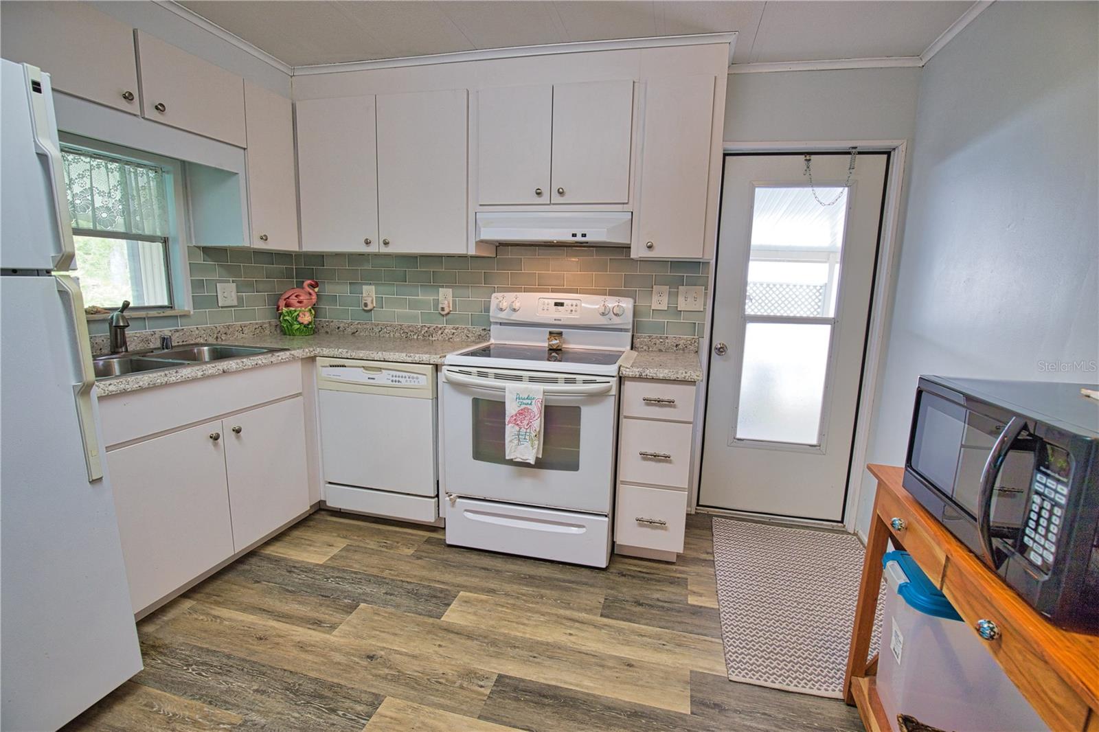 POLYNESIAN VILLAGE - Residential