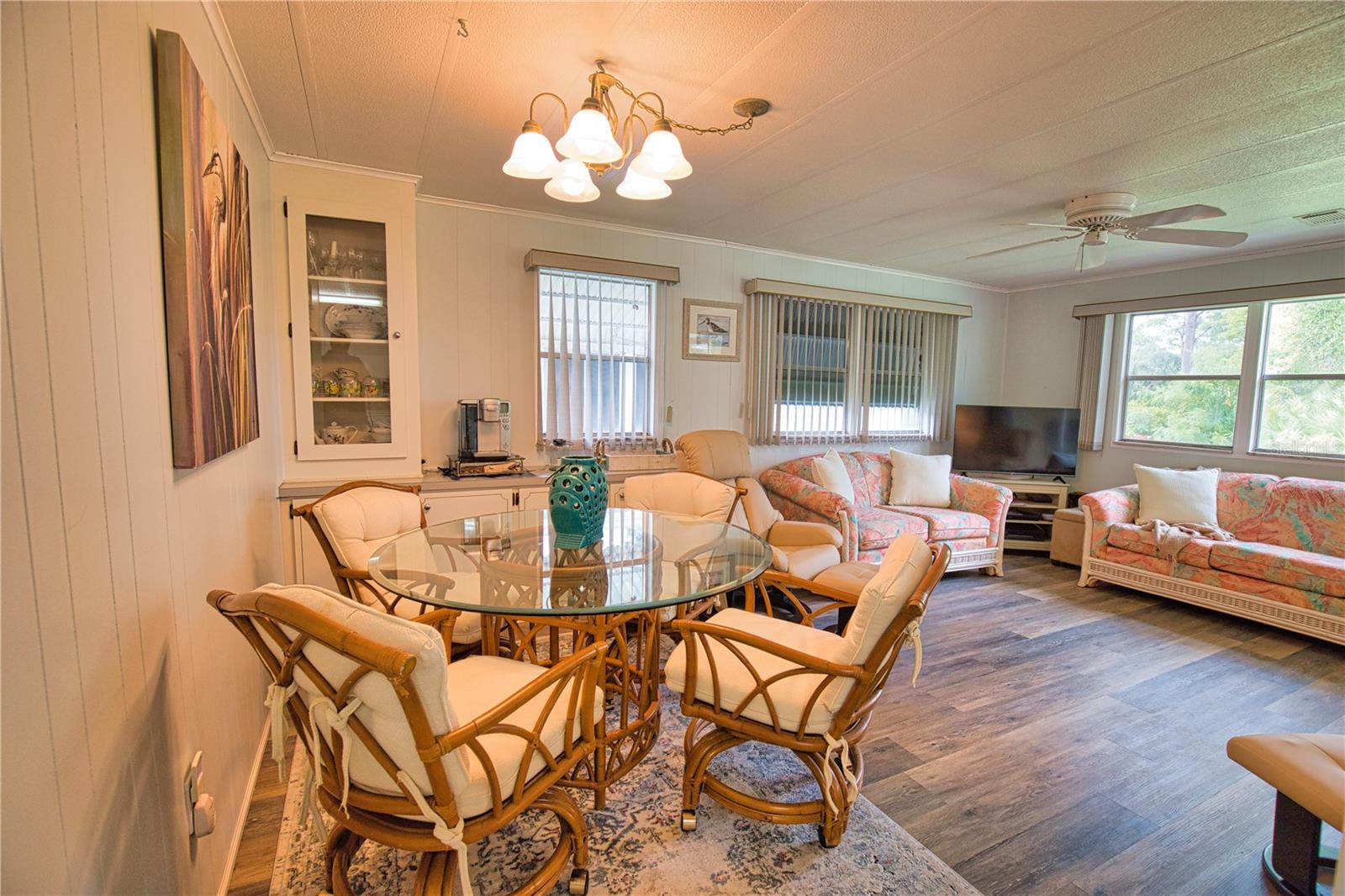 POLYNESIAN VILLAGE - Residential