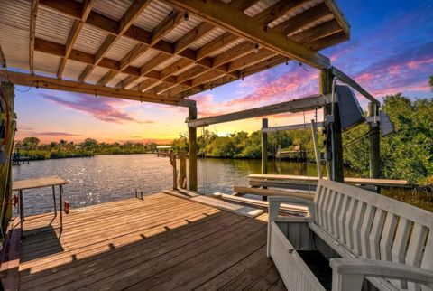 503 1ST AVENUE NW RUSKIN FL 33570