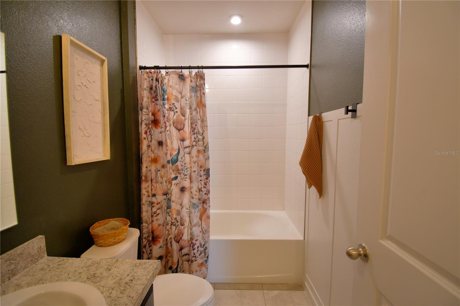 EAGLE LANDING PHASE I - Residential