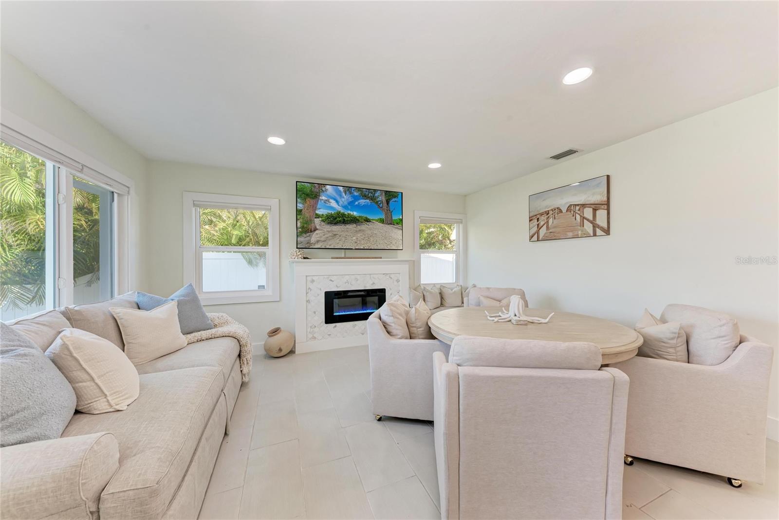 SUNRISE PARK - Residential