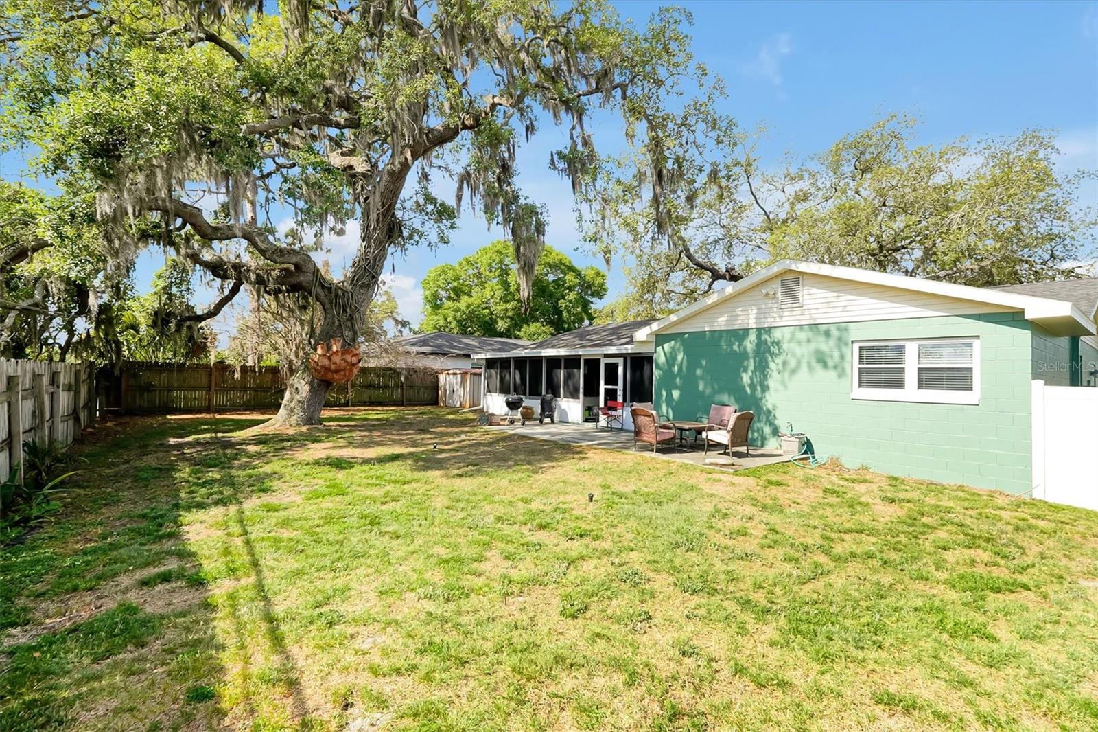 SPRING OAKS UNIT 4 - Residential