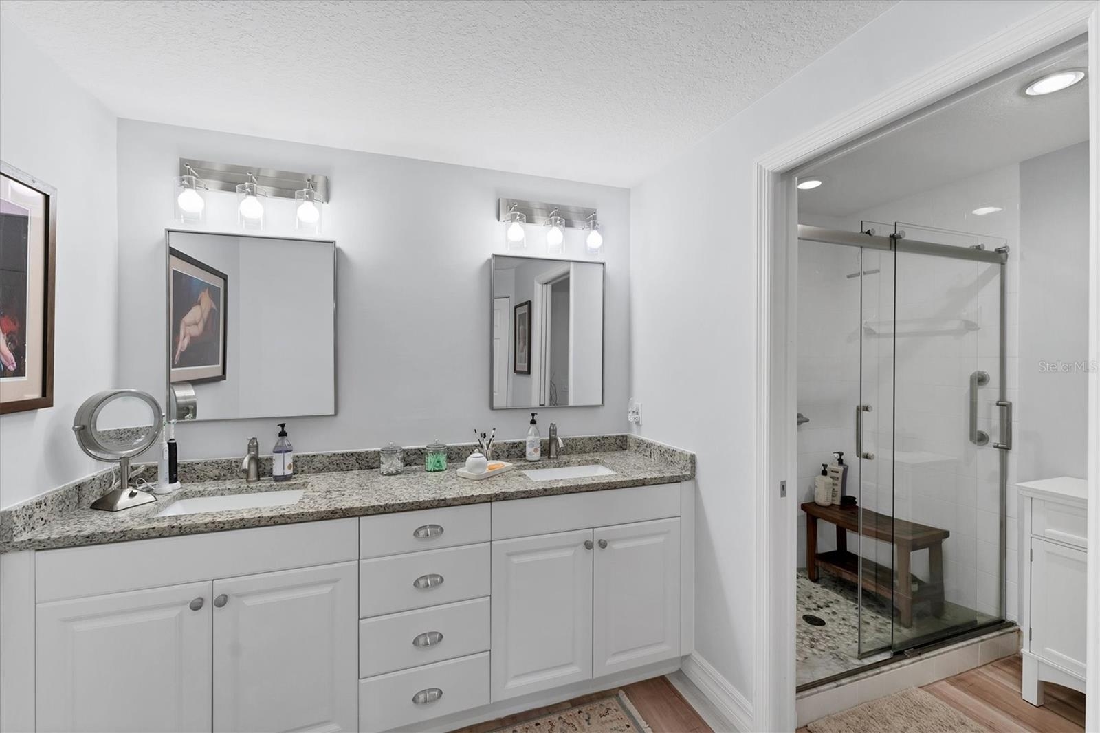 CEDAR HOLLOW AT TARA - Residential