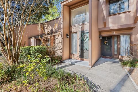 Photo of 12 Greenbriar Court, Palm Coast, FL 32137 (MLS # FC316516)