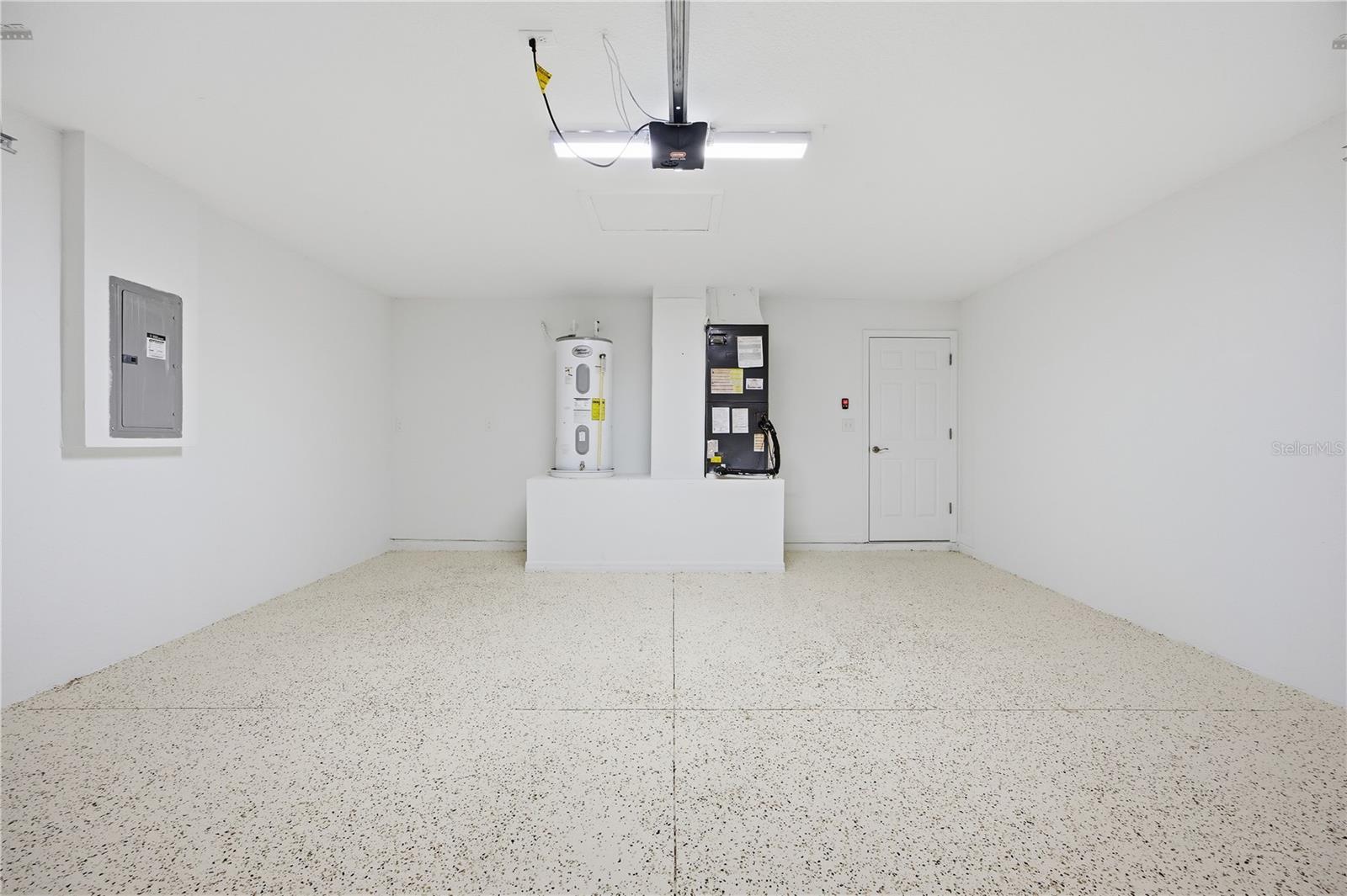 SILVER SPRINGS SHORES - Residential