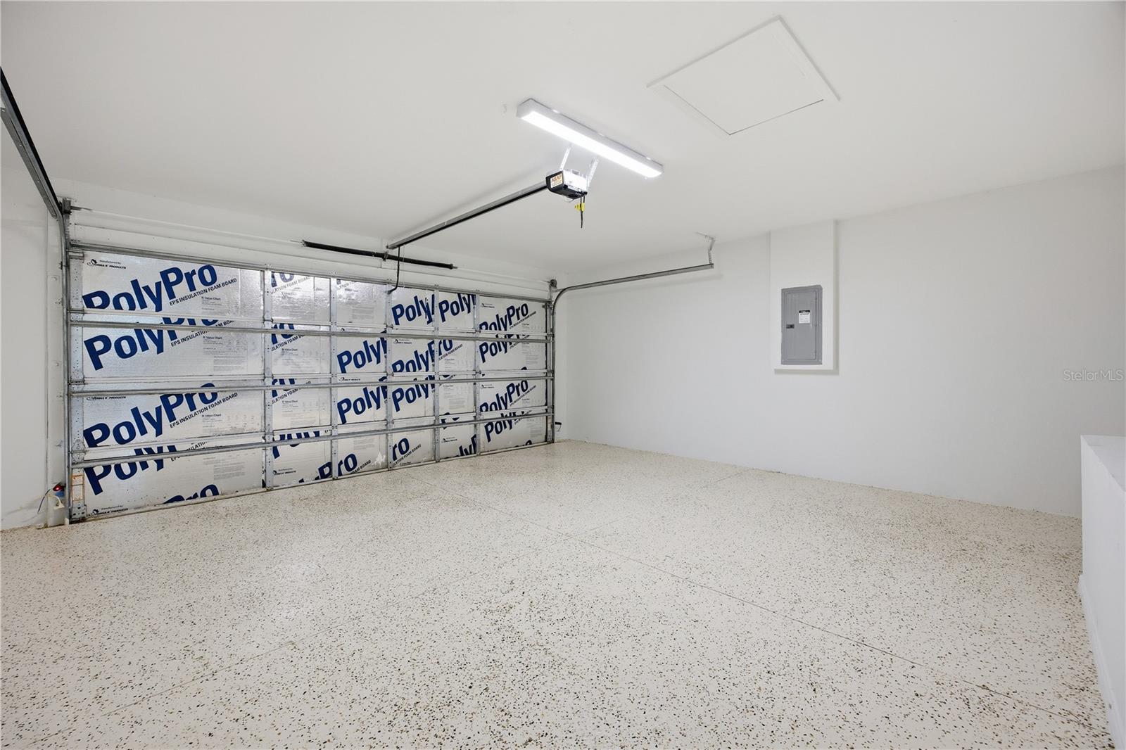 SILVER SPRINGS SHORES - Residential