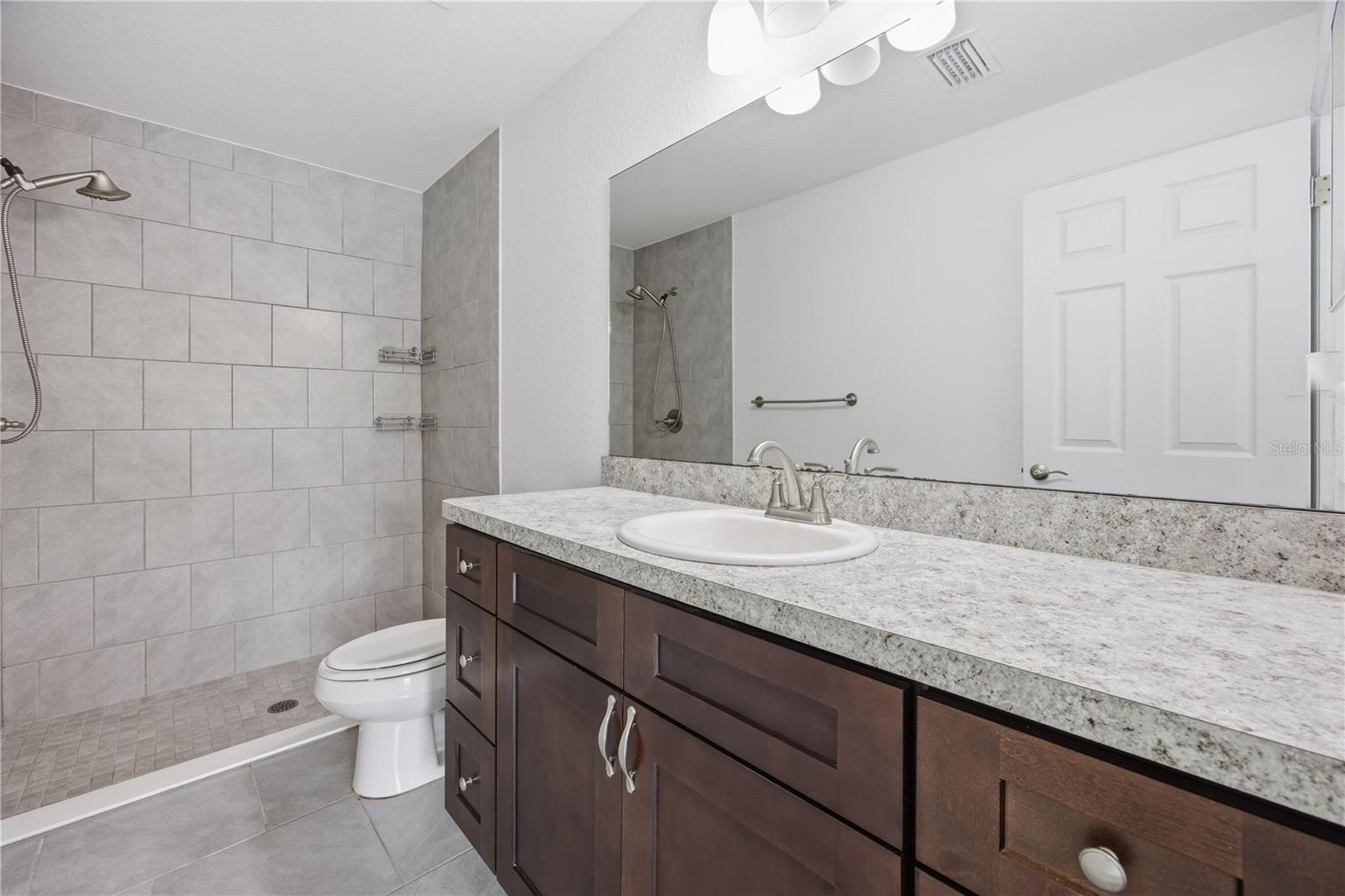 SILVER SPRINGS SHORES - Residential