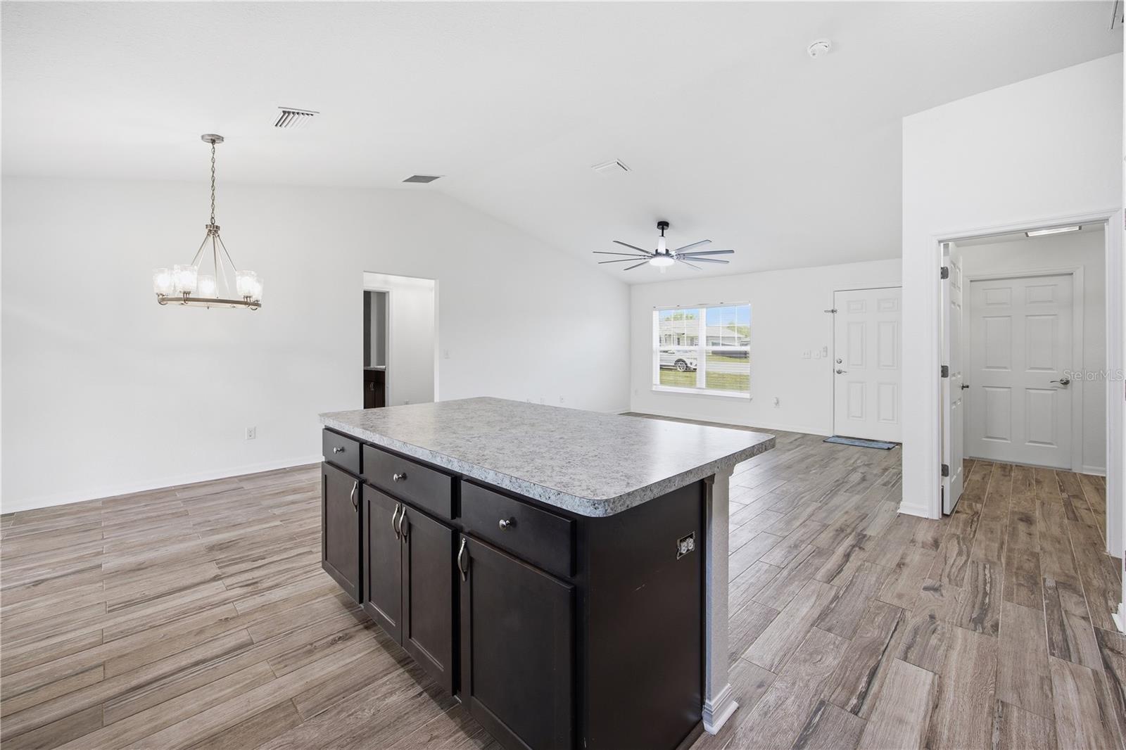 SILVER SPRINGS SHORES - Residential