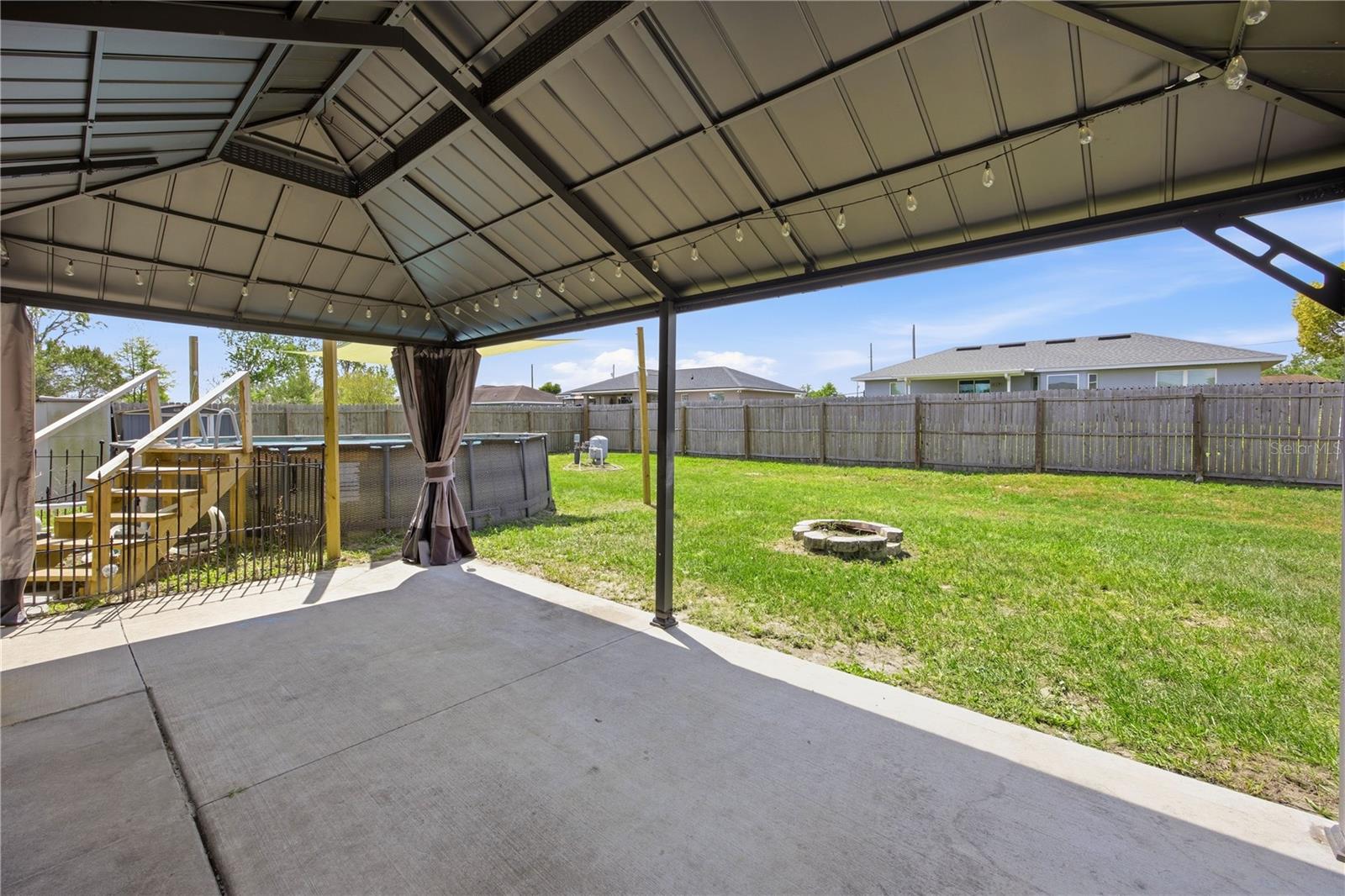 SILVER SPRINGS SHORES - Residential