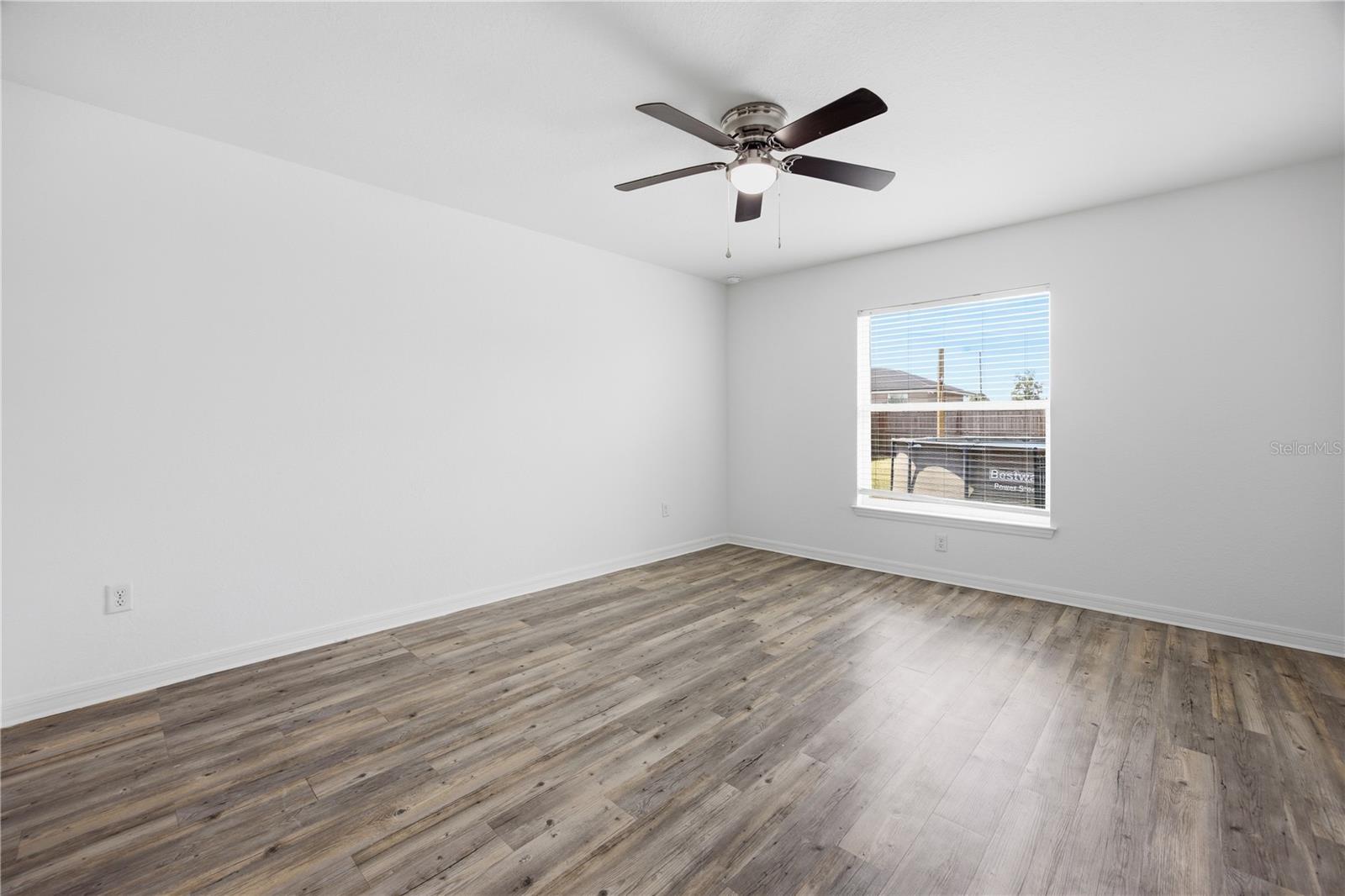 SILVER SPRINGS SHORES - Residential