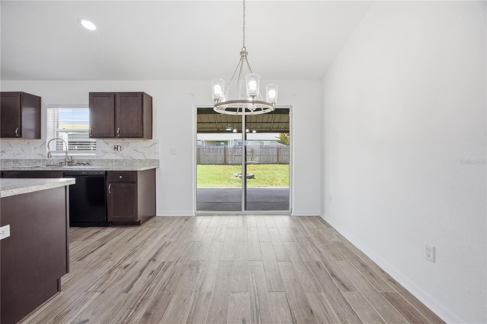 SILVER SPRINGS SHORES - Residential