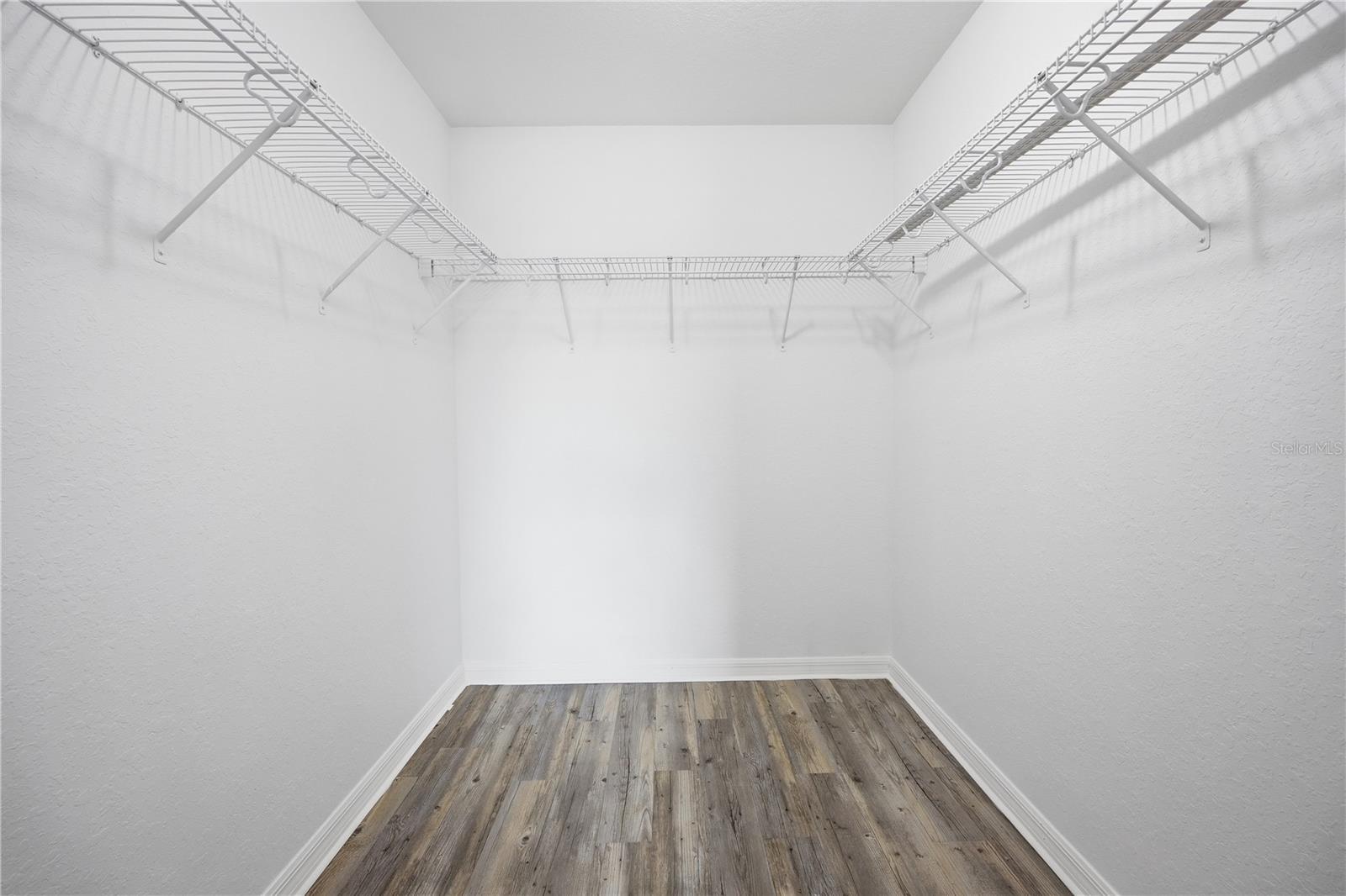 SILVER SPRINGS SHORES - Residential