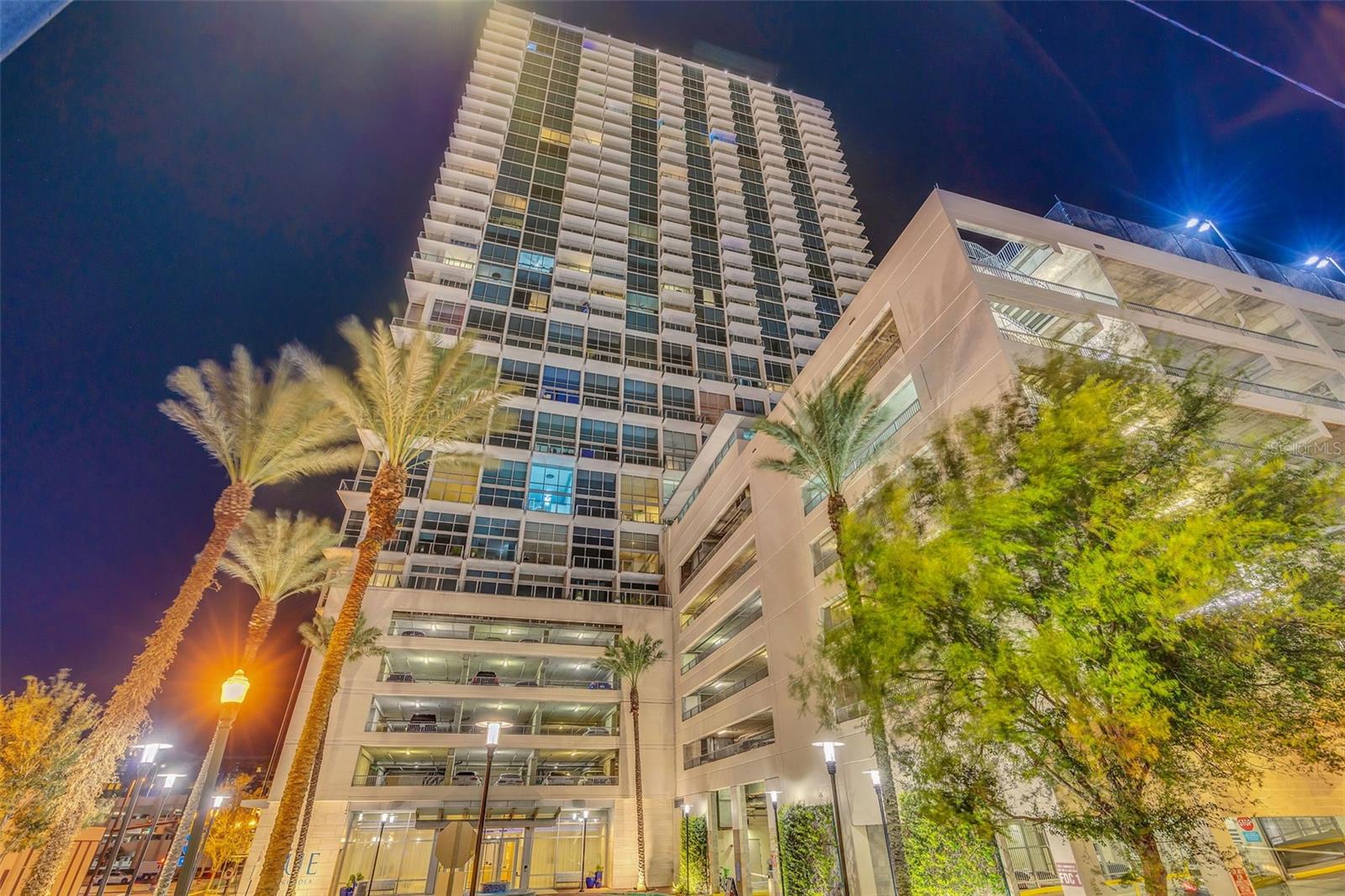 VUE/LK EOLA - Residential Lease