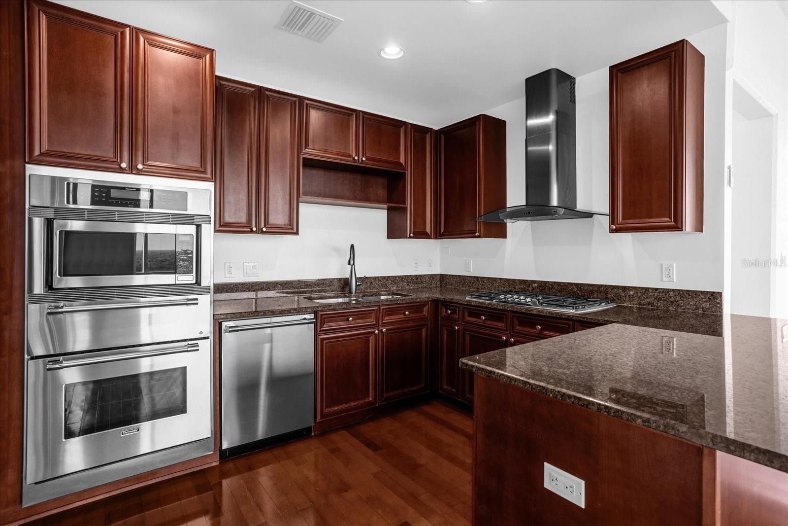 VUE/LK EOLA - Residential Lease