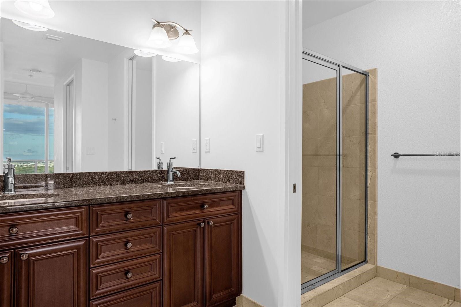 VUE/LK EOLA - Residential Lease