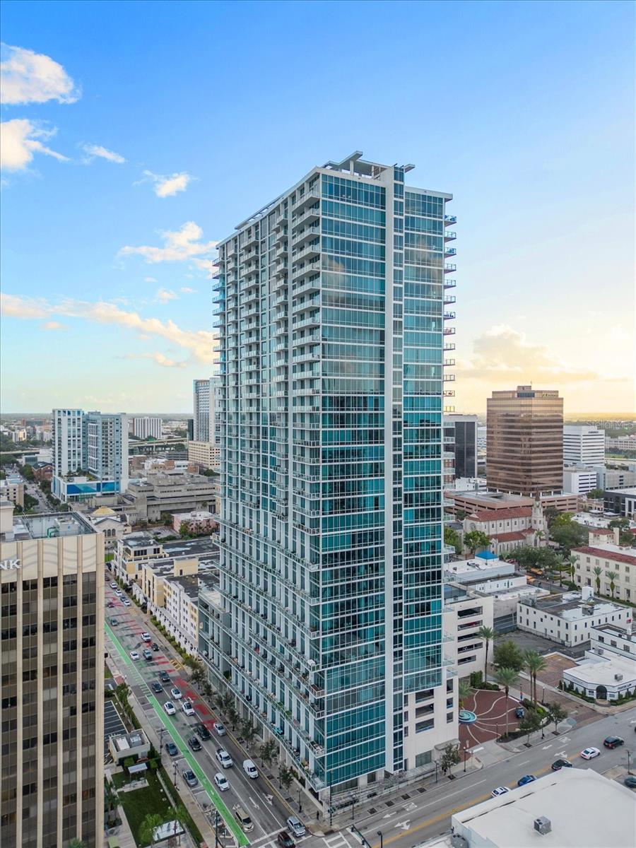 VUE/LK EOLA - Residential Lease