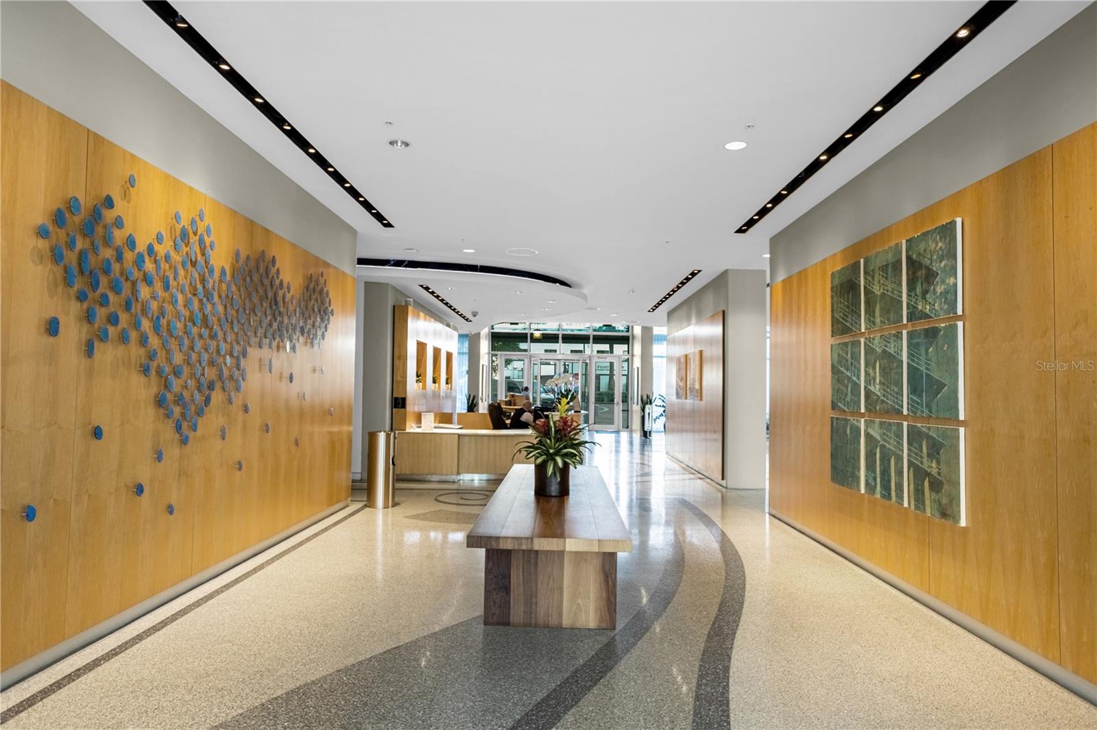 VUE/LK EOLA - Residential Lease