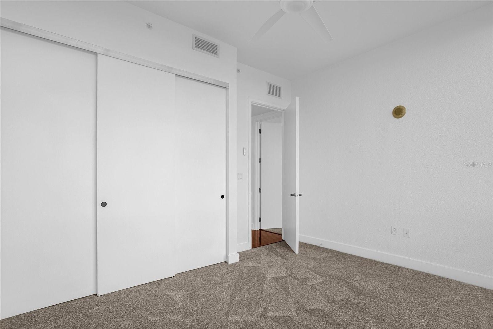VUE/LK EOLA - Residential Lease