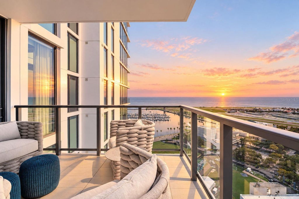 Photo of 301 1st Street S #2507, St Petersburg, FL 33701 (MLS # TB8558703)
