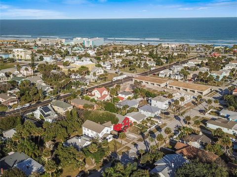 A home in DAYTONA BEACH