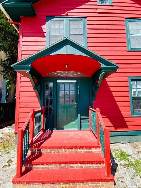 A home in DAYTONA BEACH