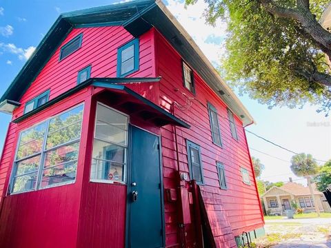 A home in DAYTONA BEACH