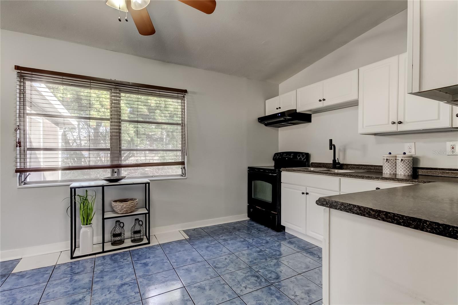 HIGHLAND TERRACE MANOR - Residential