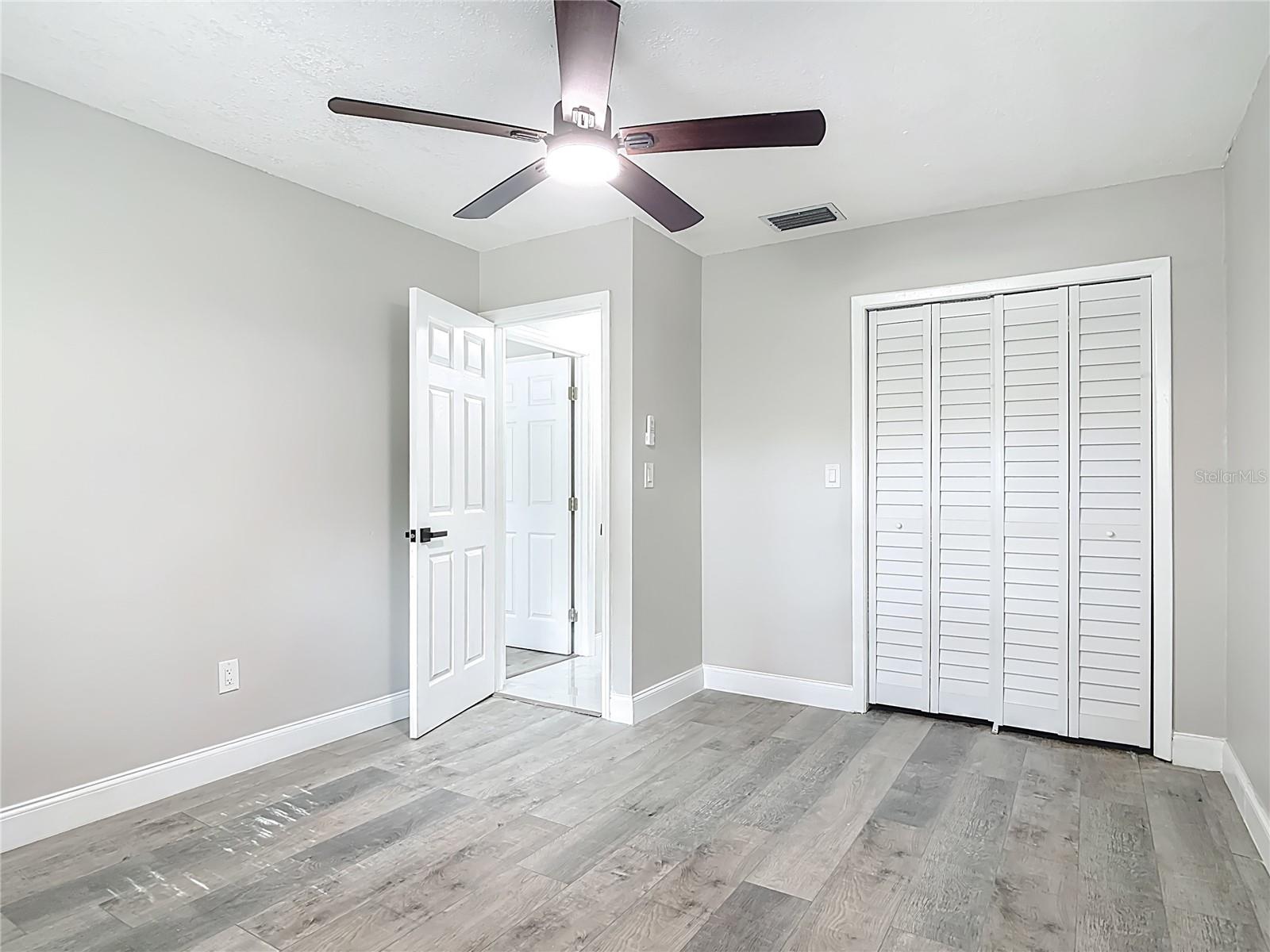 MOUNT PLYMOUTH - Residential