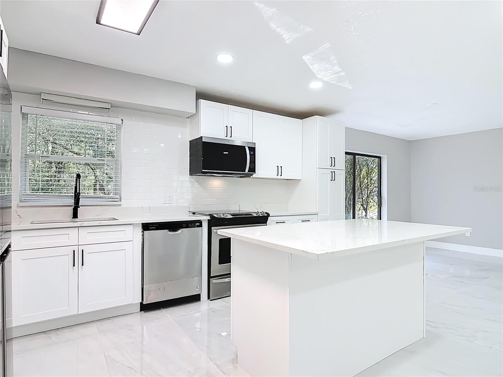 MOUNT PLYMOUTH - Residential