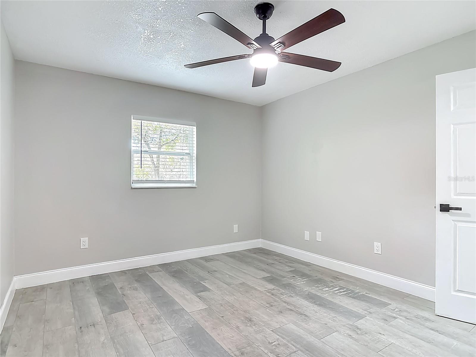 MOUNT PLYMOUTH - Residential