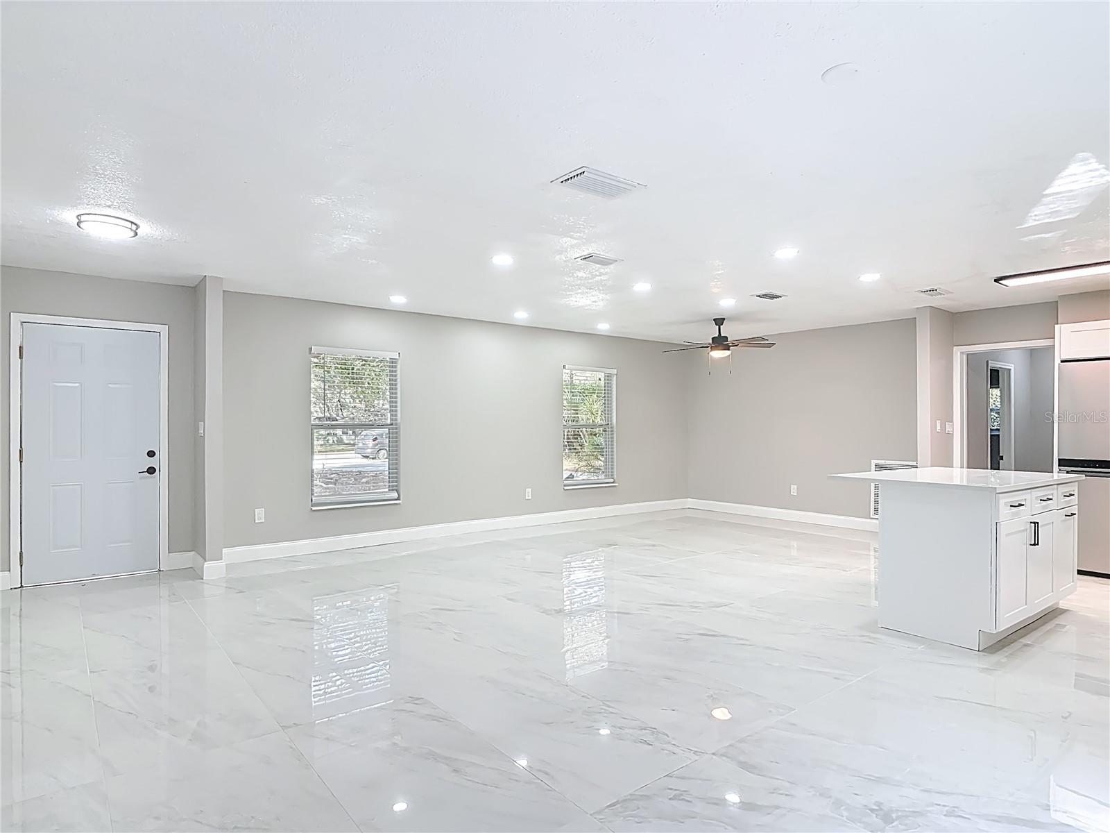 MOUNT PLYMOUTH - Residential