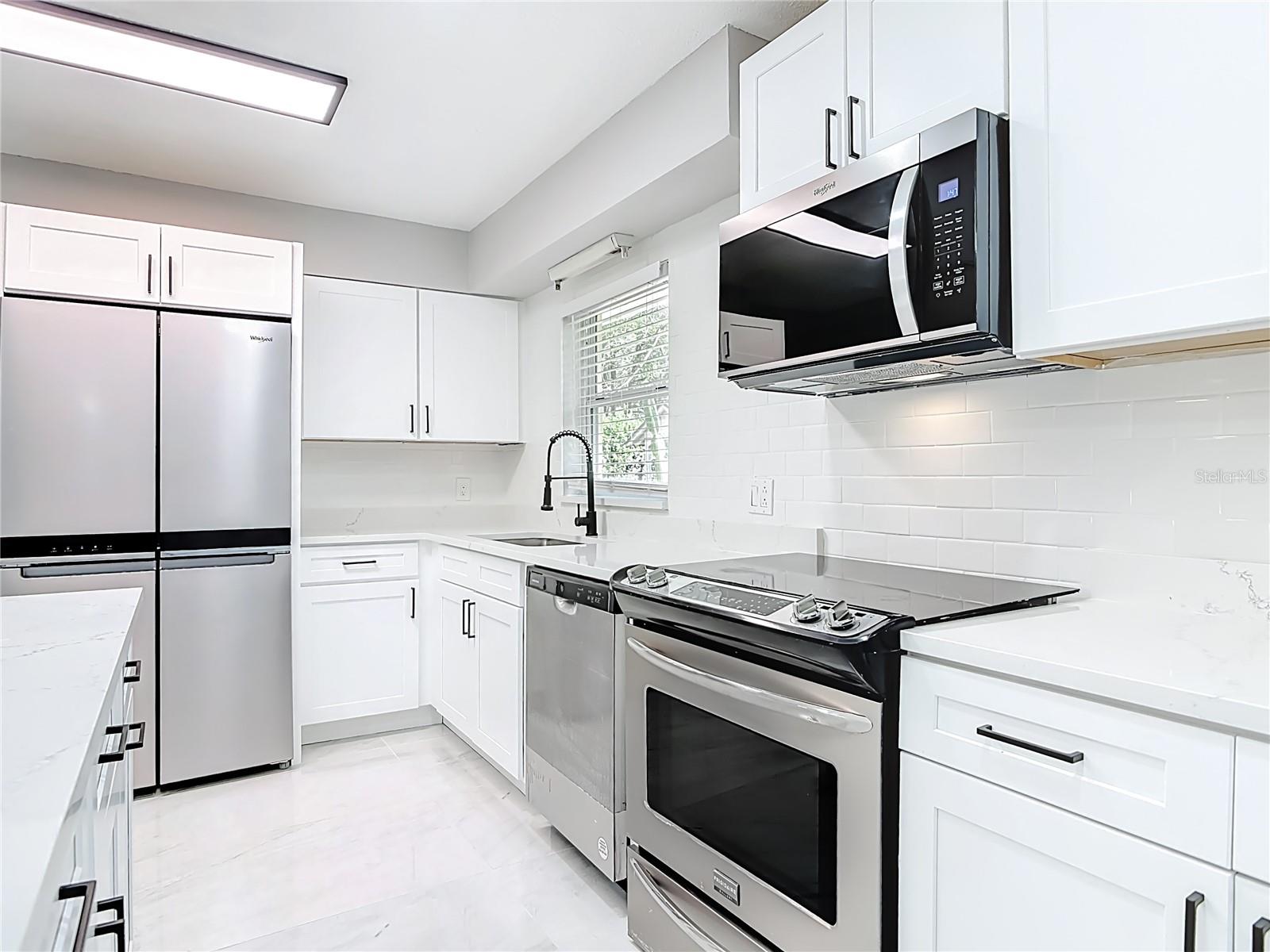 MOUNT PLYMOUTH - Residential