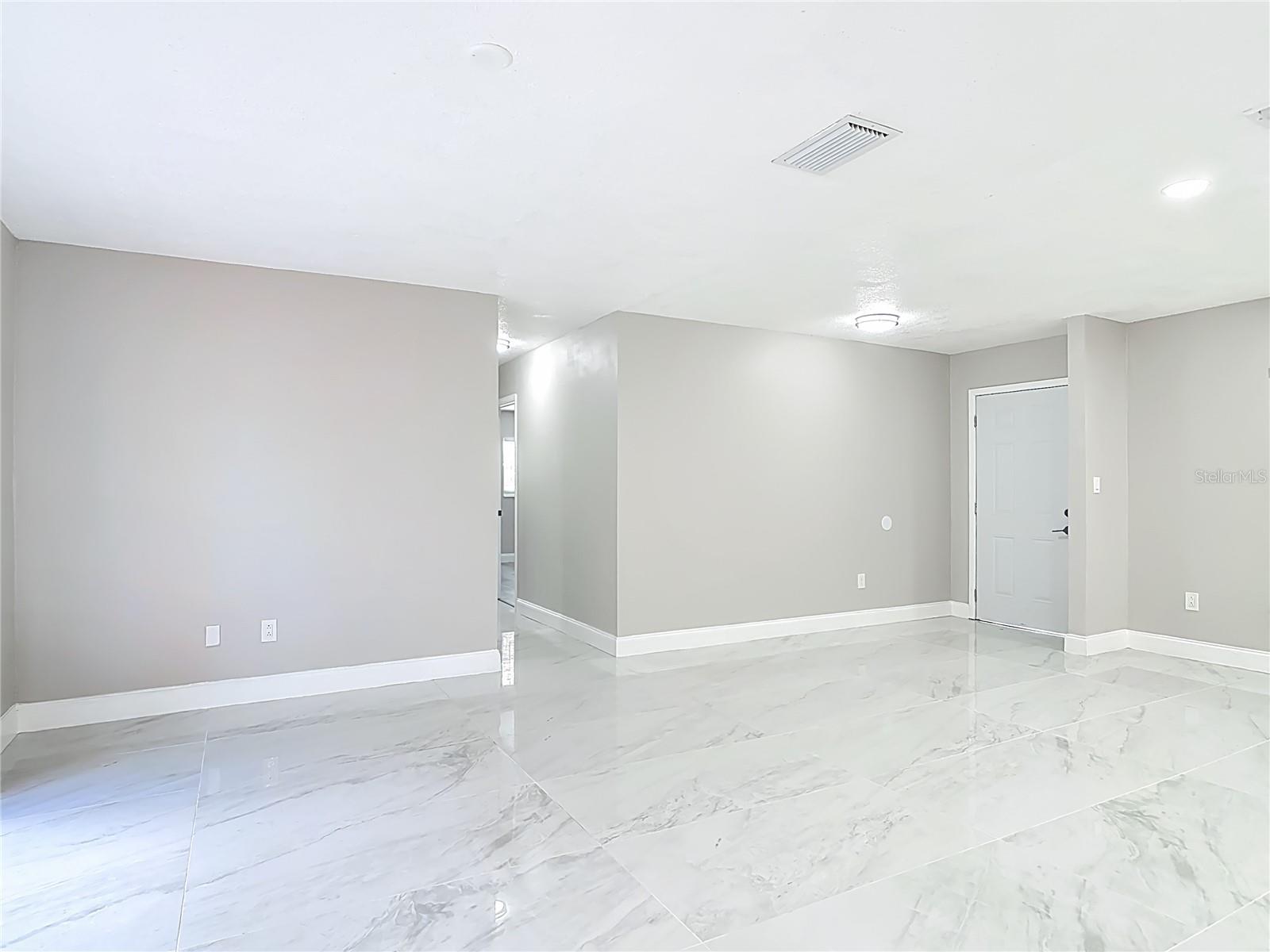 MOUNT PLYMOUTH - Residential