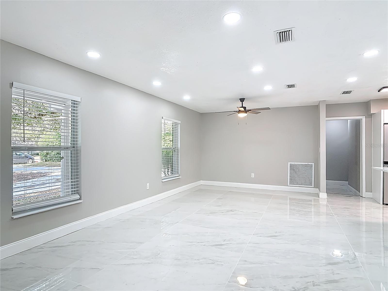 MOUNT PLYMOUTH - Residential